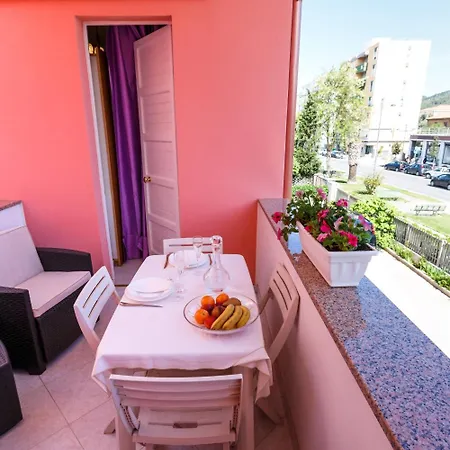 Bed & Breakfast L'aurora Viola Carbonia