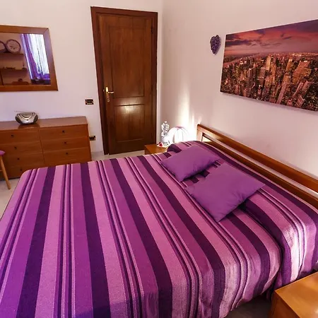 לינה וארוחת בוקר L'aurora Viola 4*