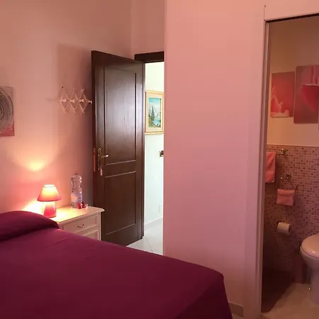 לינה וארוחת בוקר L'aurora Viola 4*